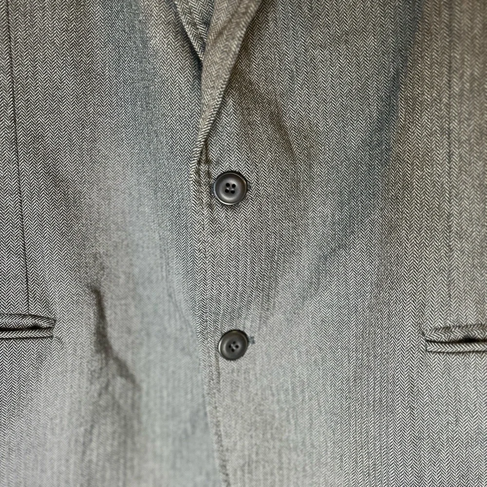 Armani Collezioni Men’s 44R Gray Herringbone Sport Coat Blazer Two Button Elbow